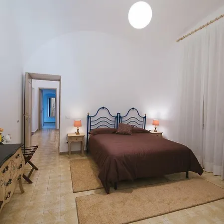 Casa De Angelis Orange & Blue Apartment